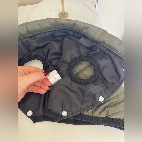 New dark green puffer vest for small dogs - Picture 4 of 5